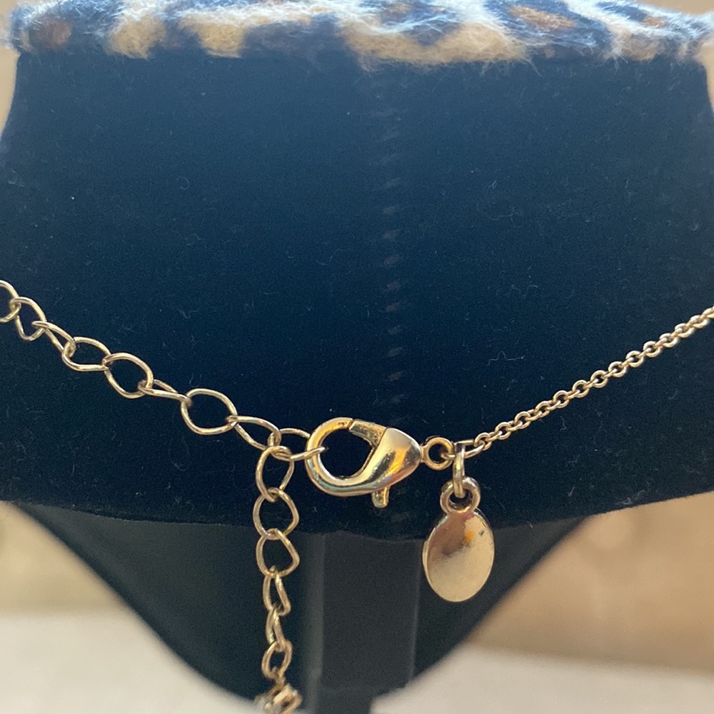 Hand of Fatima‎ Women’s Gold Necklace - Picture 3 of 3